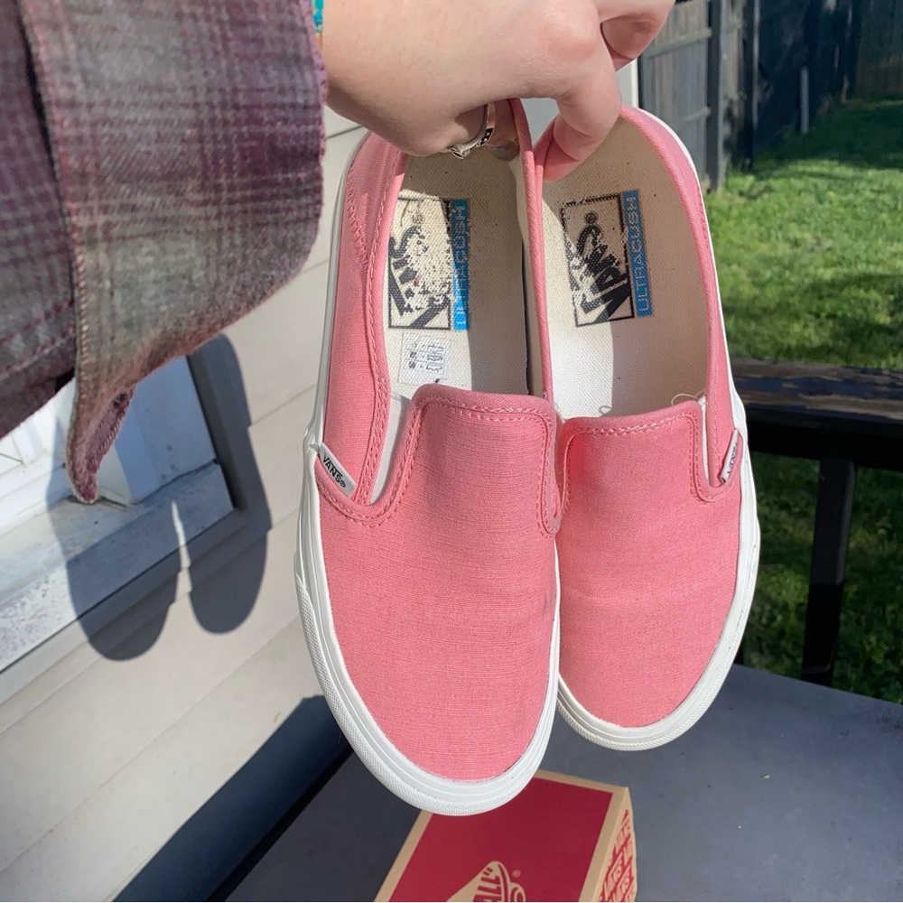 Women’s Pink Slip-On Vans